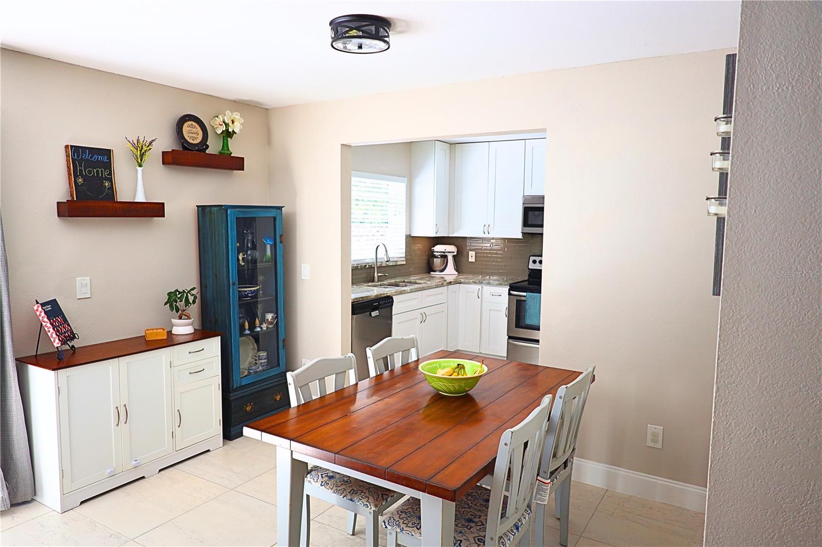 Image 12 of 33 For 14337 Diplomat Drive