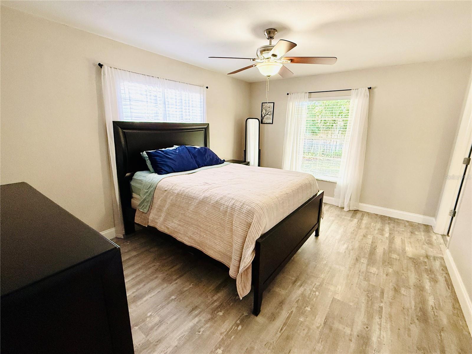 Image 14 of 33 For 14337 Diplomat Drive