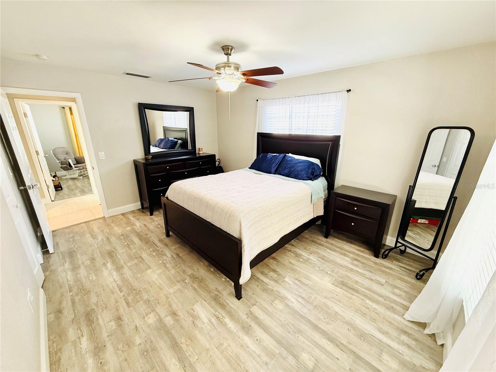 Image 15 of 33 For 14337 Diplomat Drive