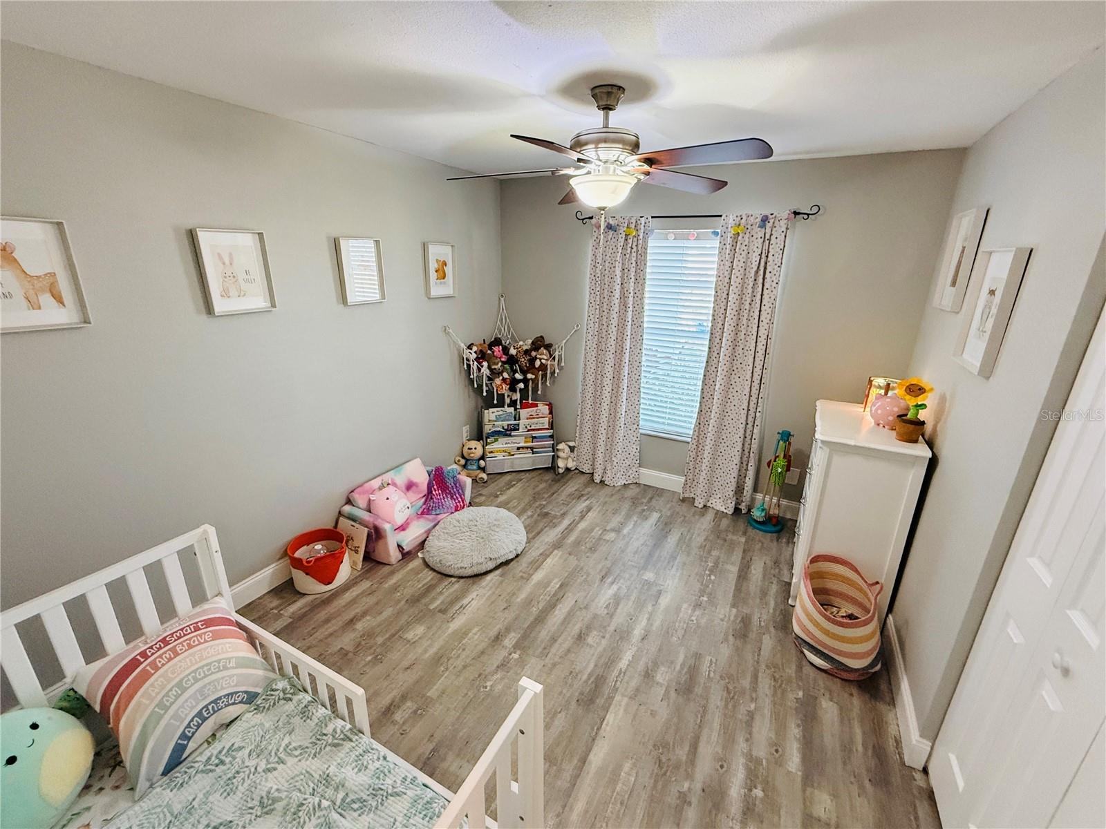 Image 21 of 33 For 14337 Diplomat Drive