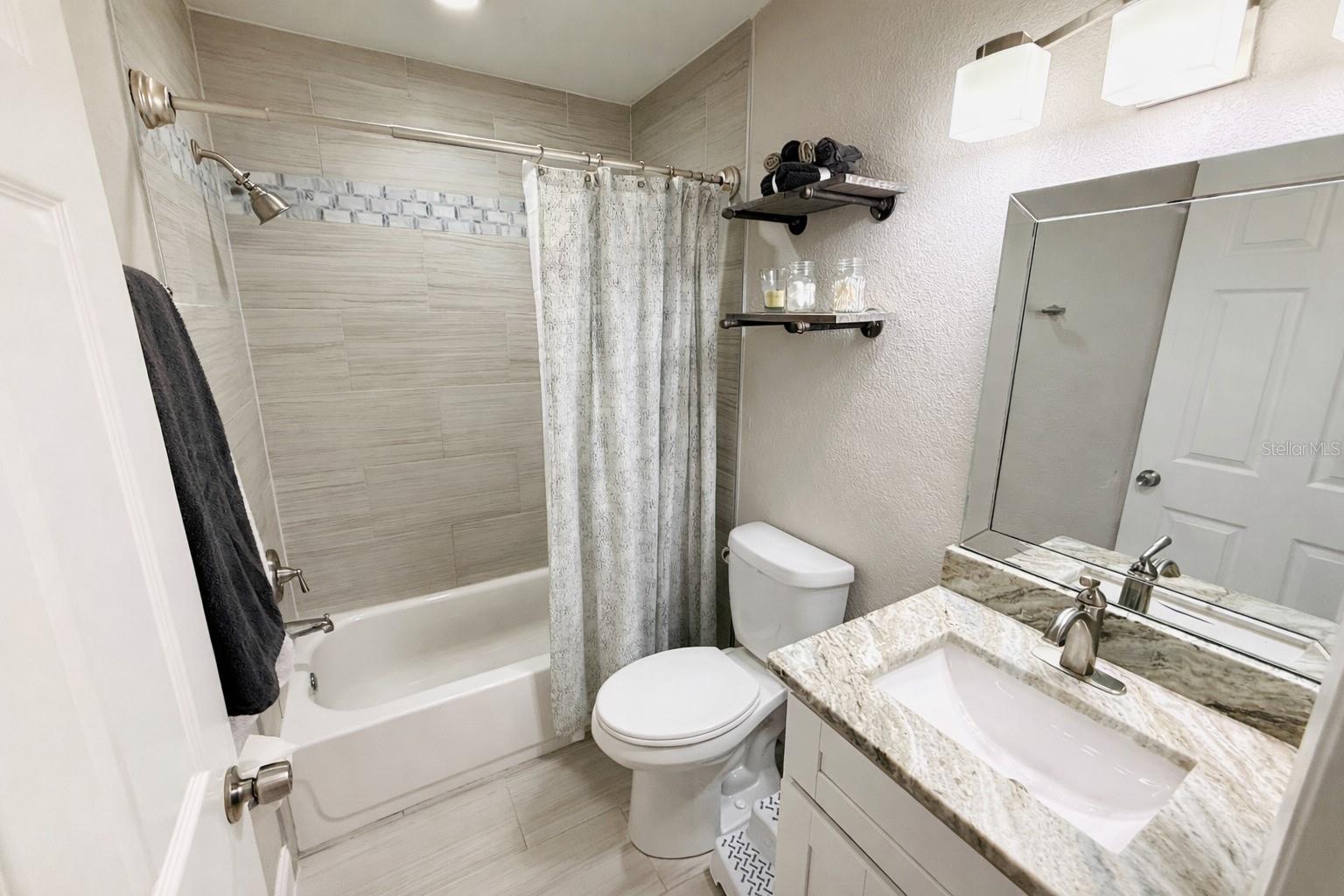 Image 22 of 33 For 14337 Diplomat Drive