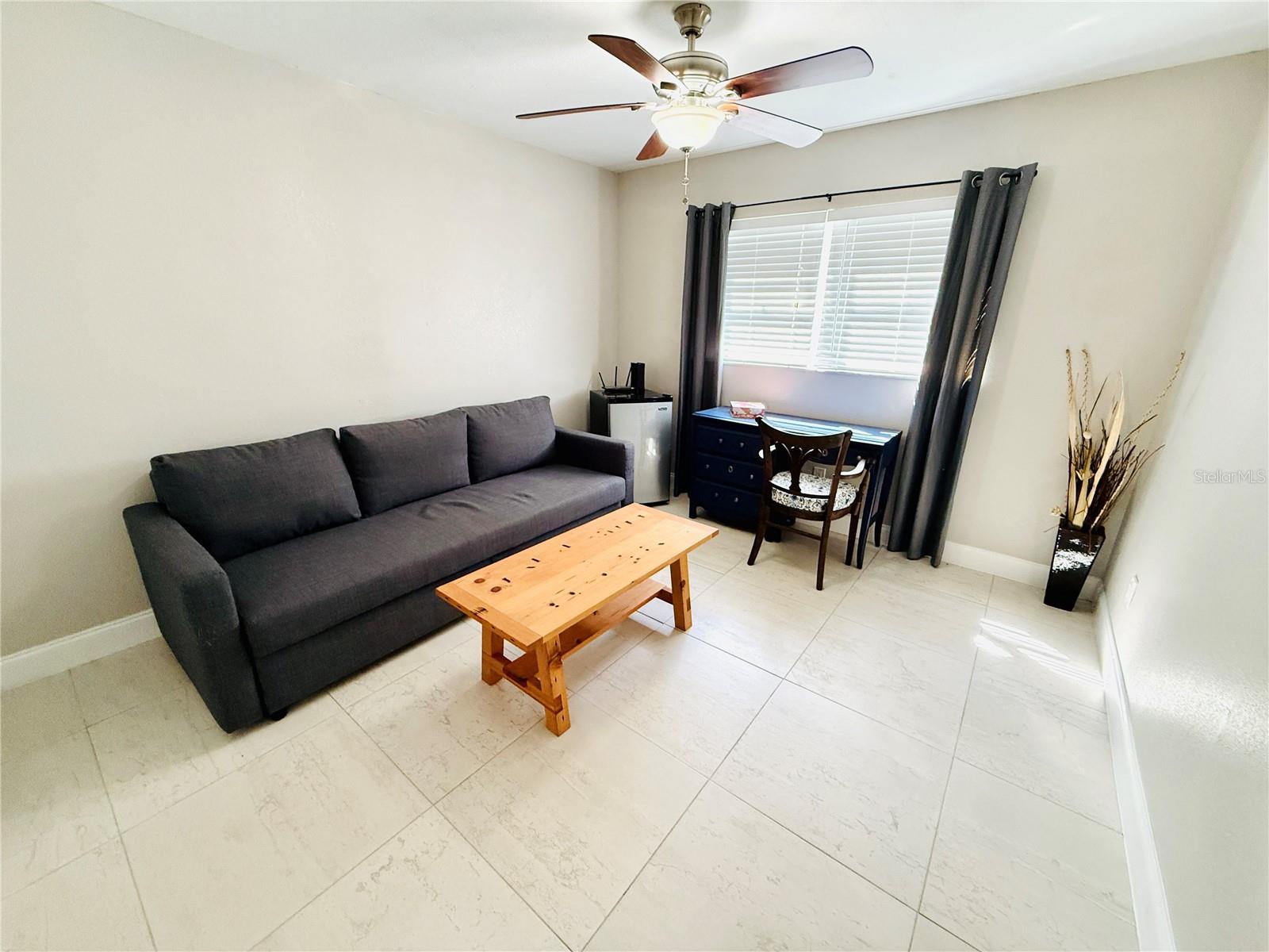 Image 24 of 33 For 14337 Diplomat Drive