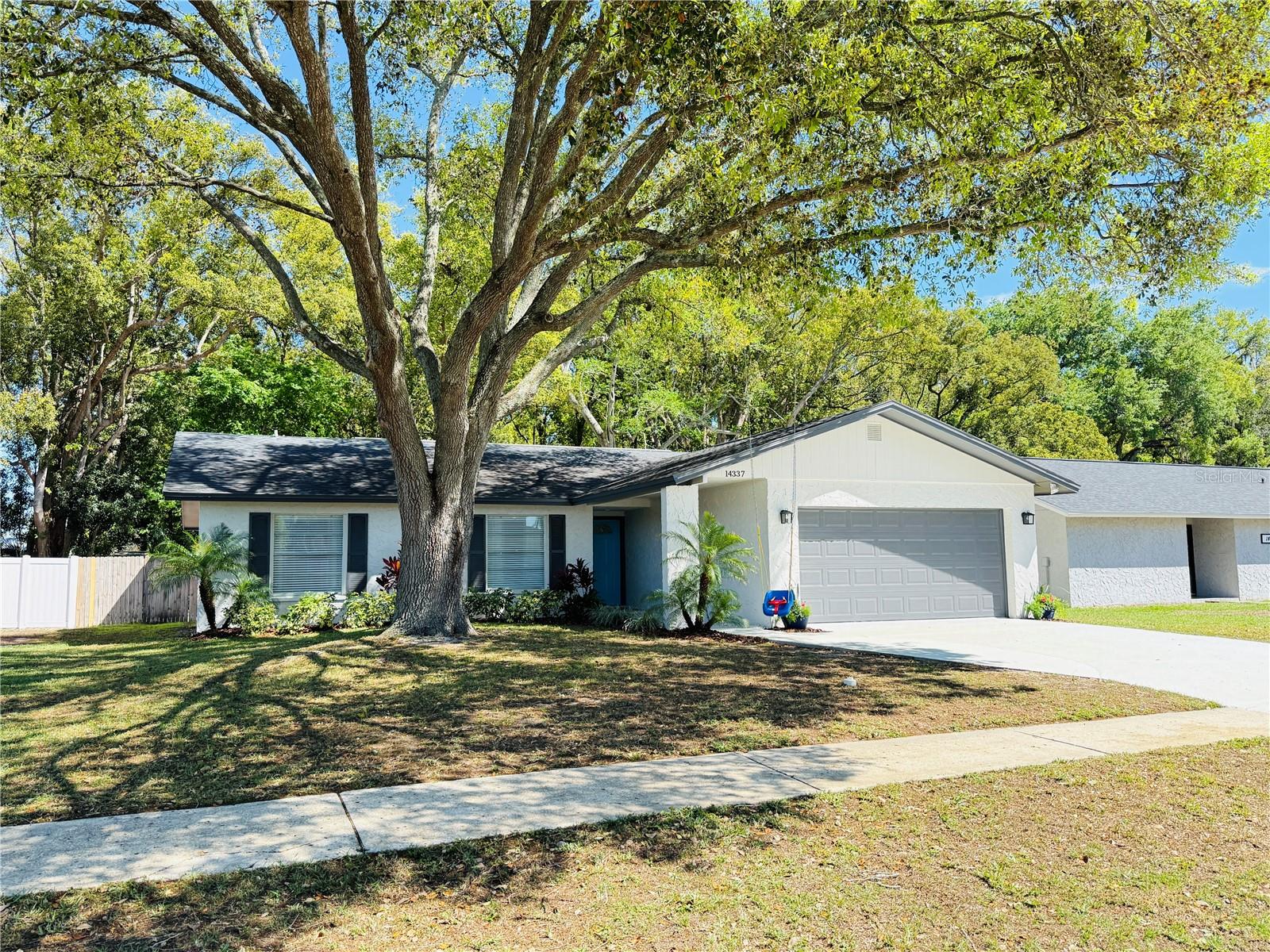 Image 3 of 33 For 14337 Diplomat Drive