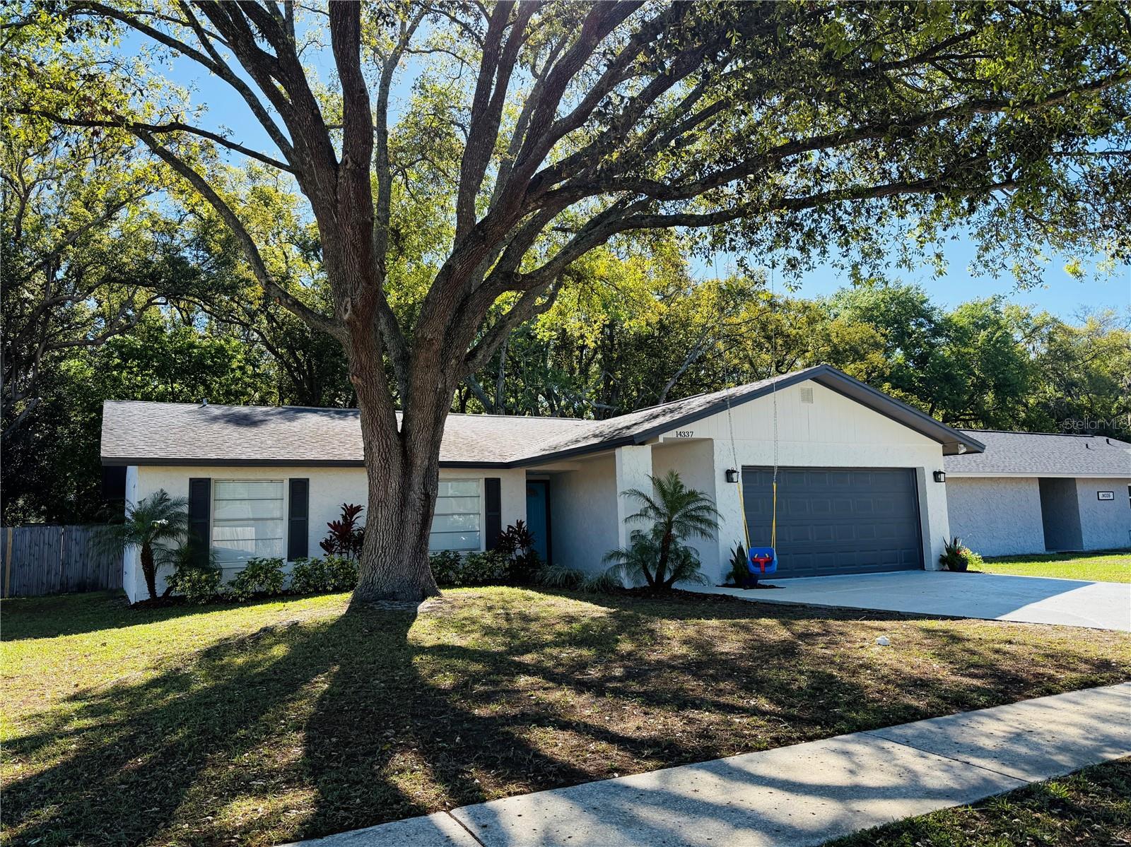 Image 4 of 33 For 14337 Diplomat Drive