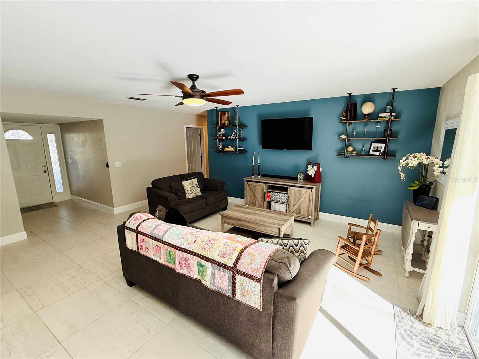 Image 8 of 33 For 14337 Diplomat Drive