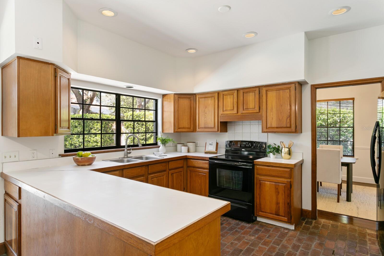 Image 28 of 79 For 6404 Josephine Arbor Place