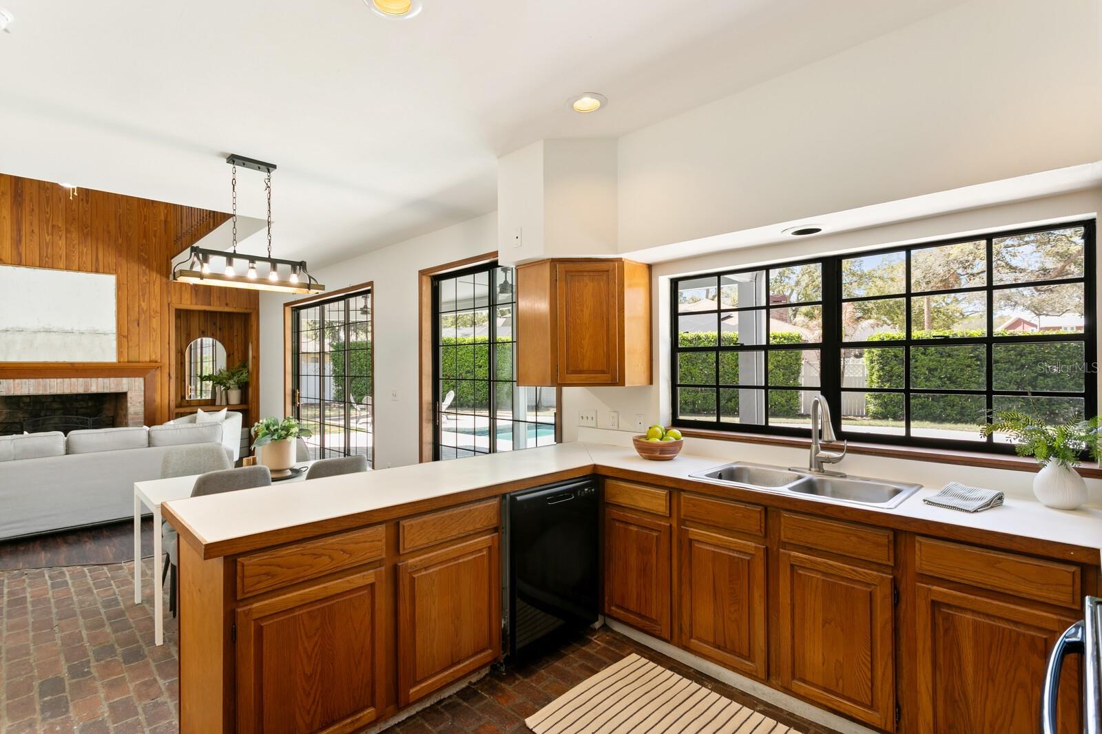 Image 31 of 79 For 6404 Josephine Arbor Place