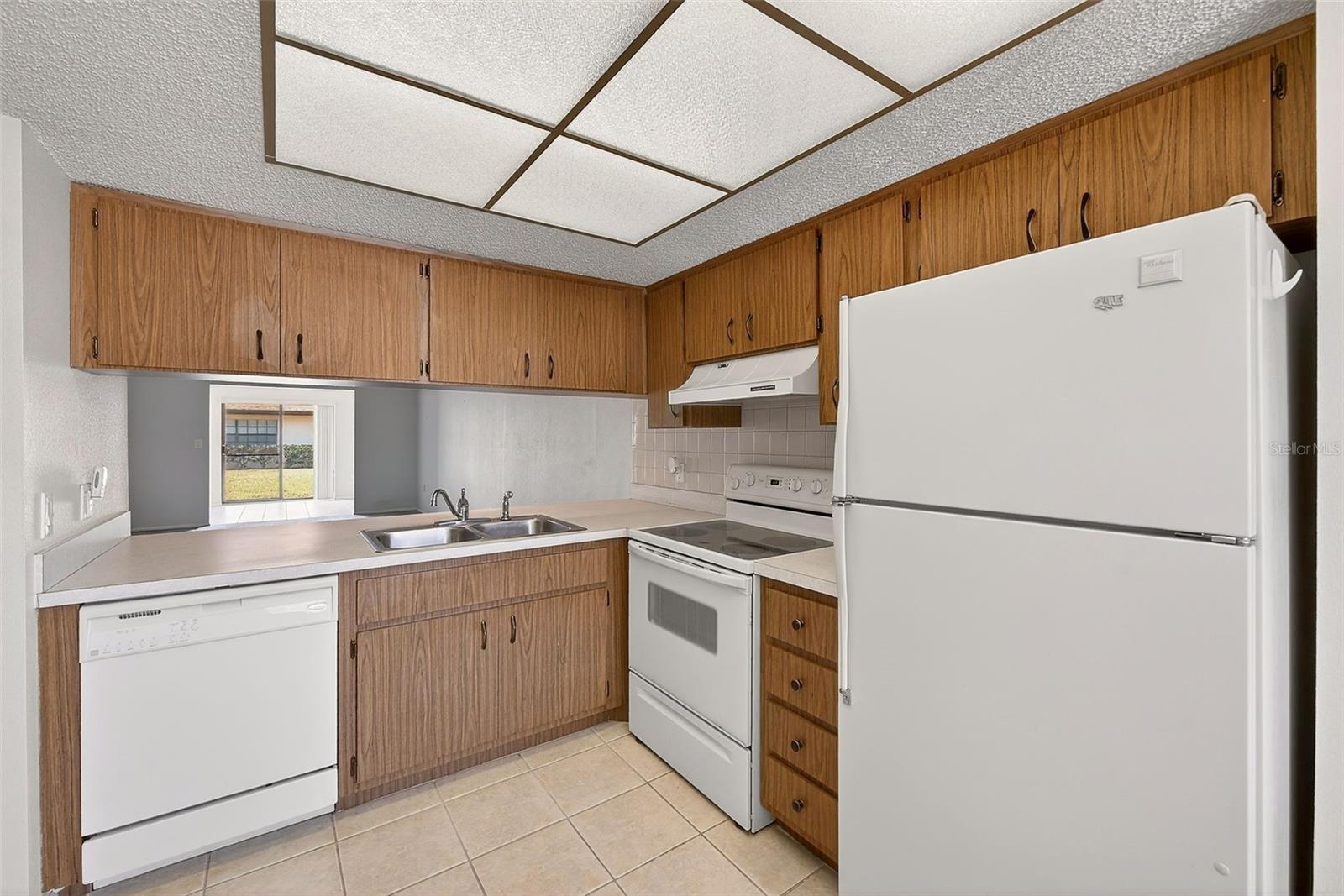 Listing photo id 9 for 13250 Ridge Road 10-4