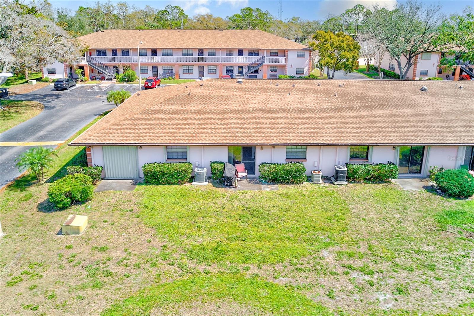 Listing photo id 18 for 13250 Ridge Road 10-4