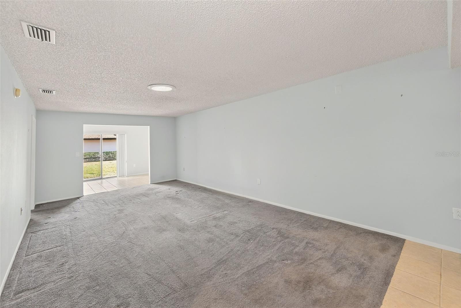 Listing photo id 3 for 13250 Ridge Road 10-4