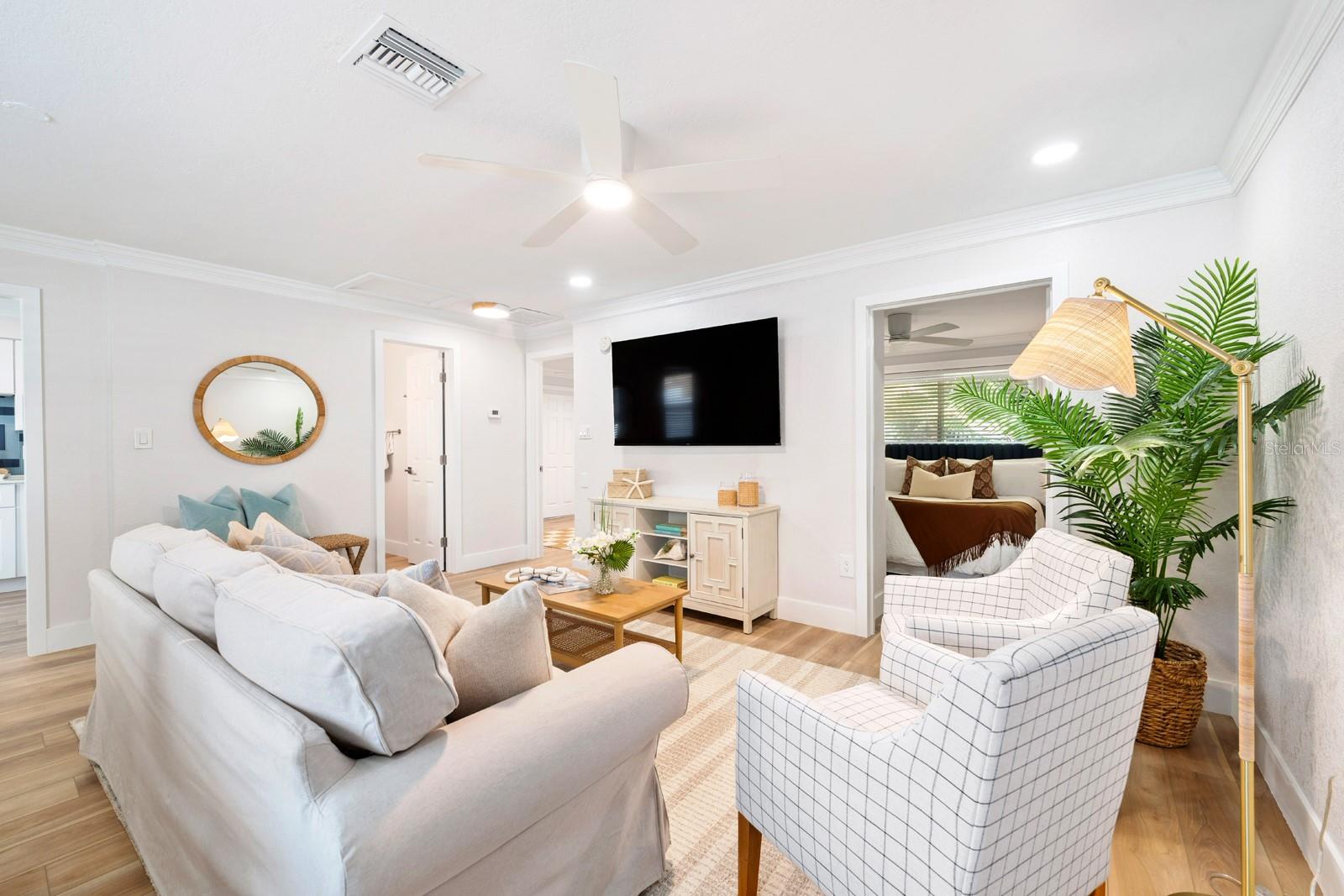 Image 8 of 22 For 19823 Gulf Boulevard 44