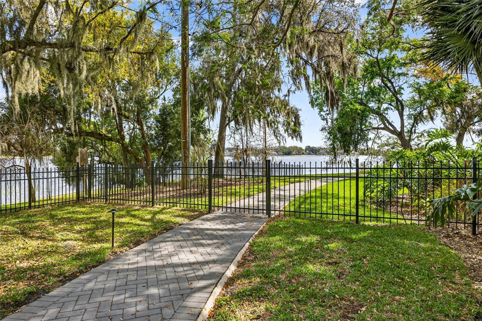 Image 12 of 76 For 12010 Hardaman Place