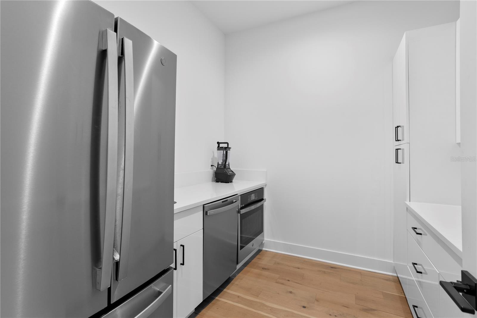 Image 25 of 98 For 3007 West Shore Boulevard