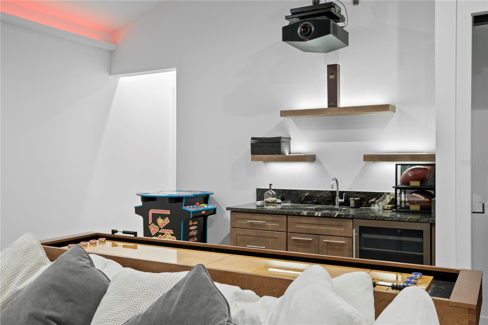 Image 36 of 98 For 3007 West Shore Boulevard