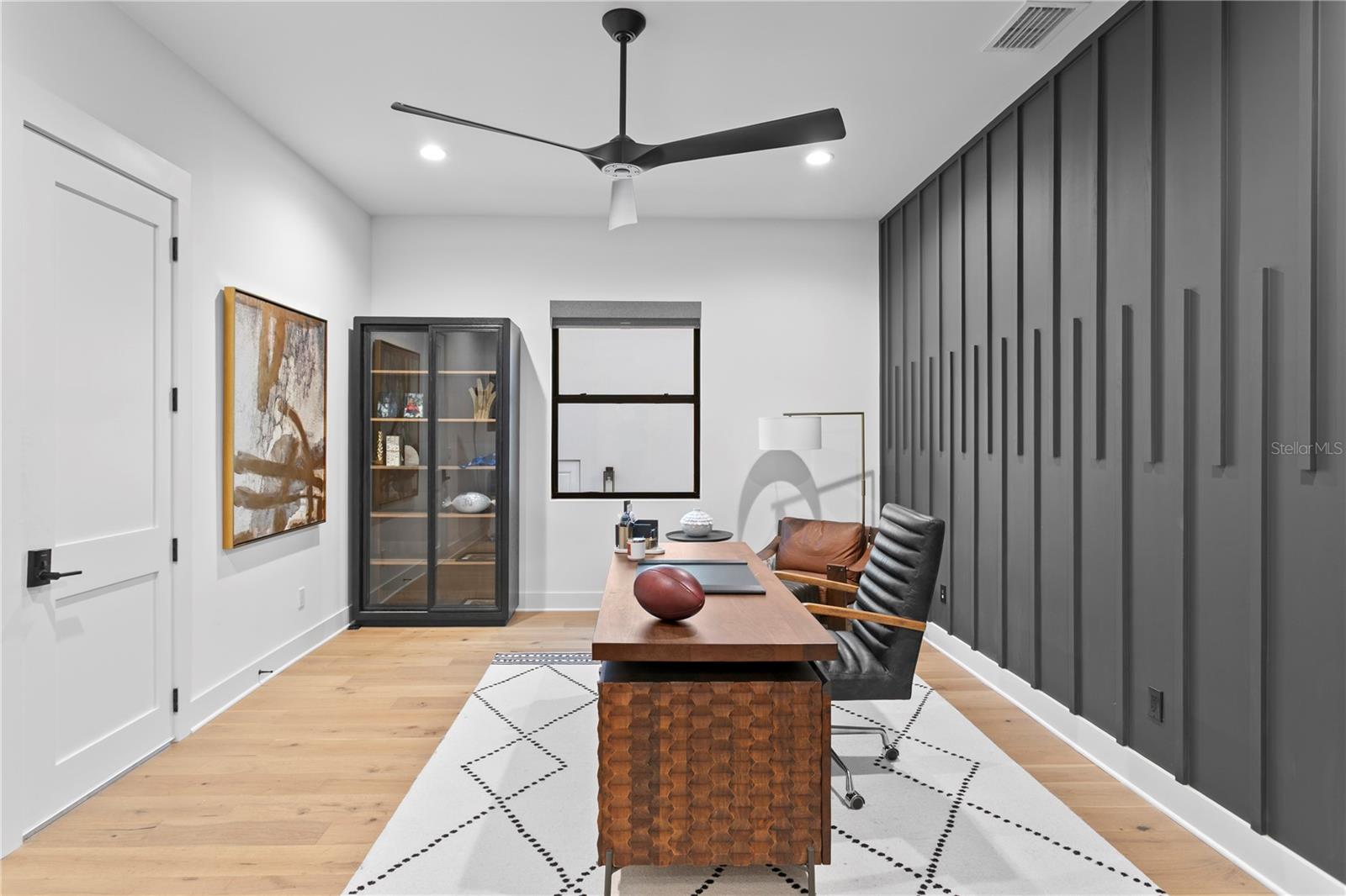 Image 5 of 98 For 3007 West Shore Boulevard