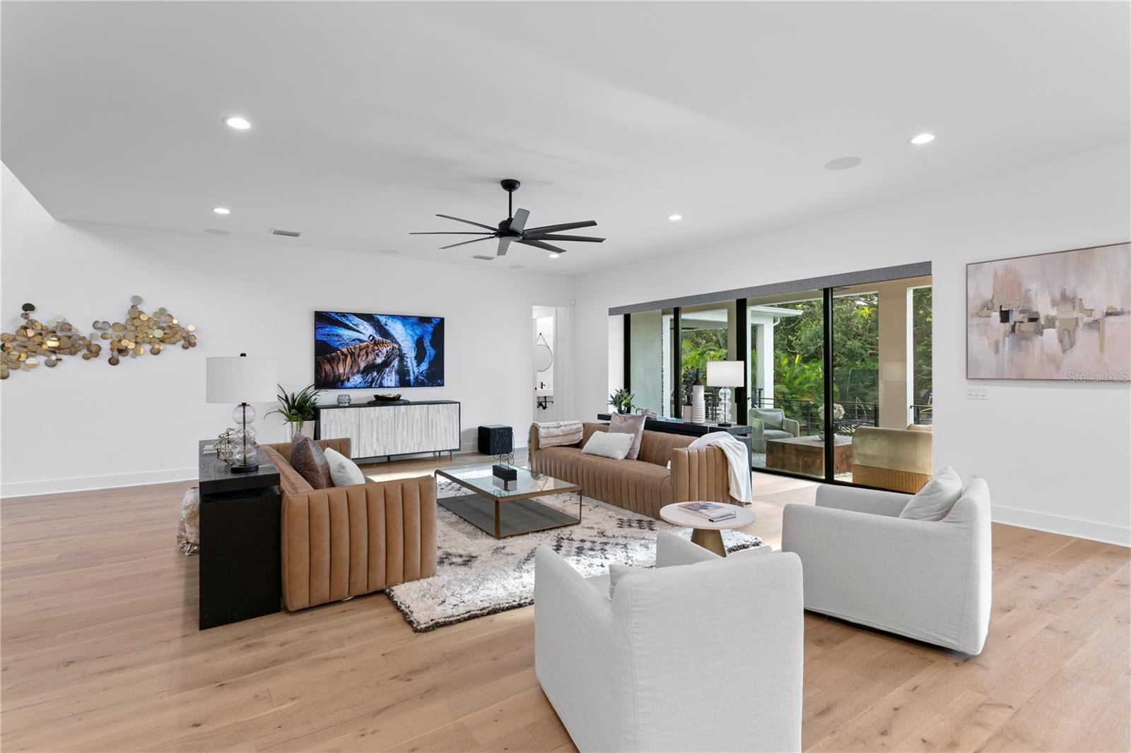 Image 7 of 98 For 3007 West Shore Boulevard