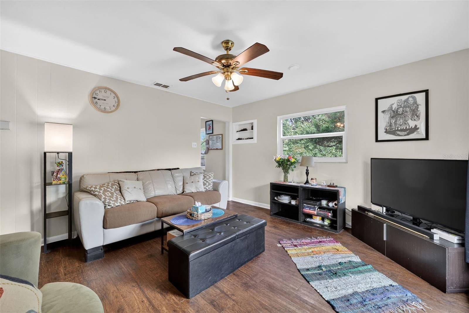 Image 5 of 20 For 306 Hydrangia Street