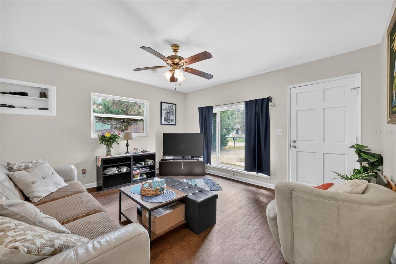 Image 9 of 20 For 306 Hydrangia Street