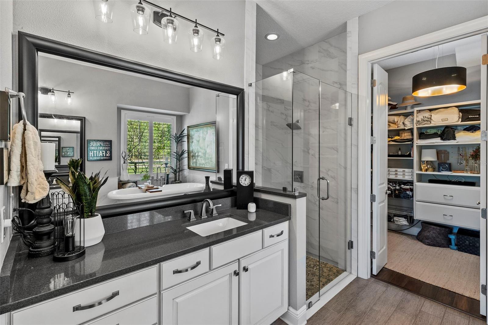 Listing photo id 21 for 9235 Tillinghast Drive