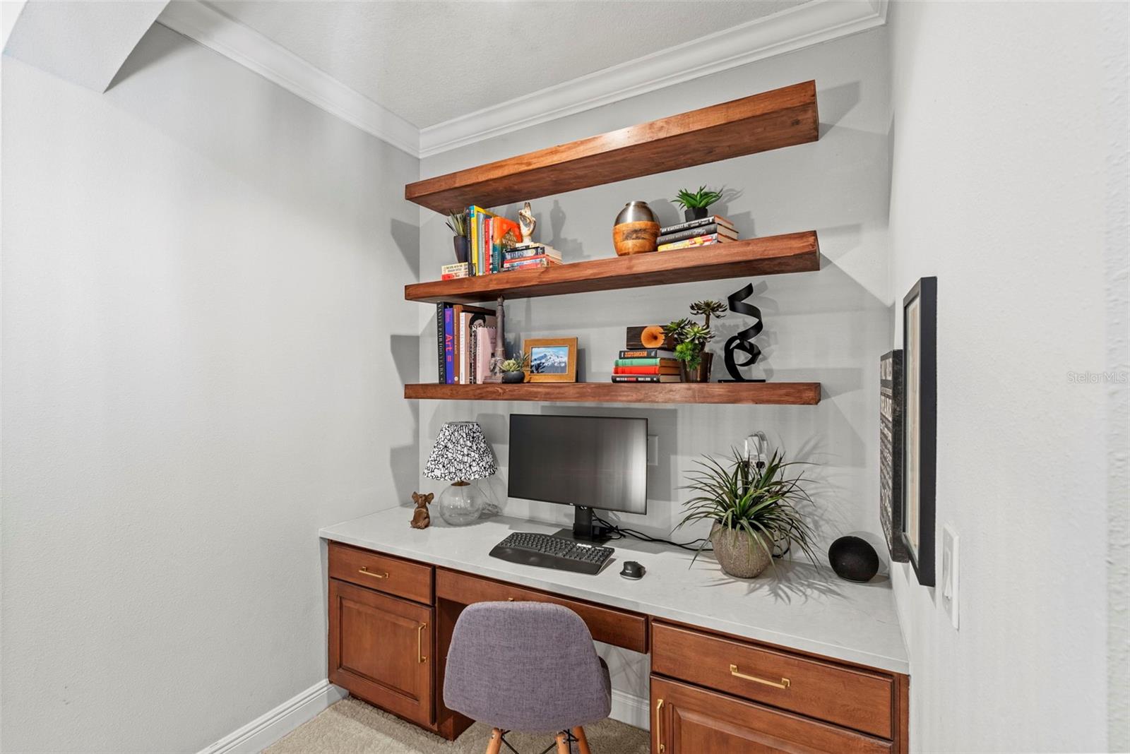 Listing photo id 35 for 9235 Tillinghast Drive