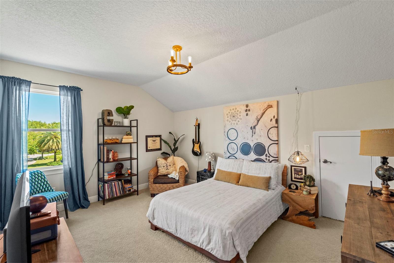 Listing photo id 36 for 9235 Tillinghast Drive