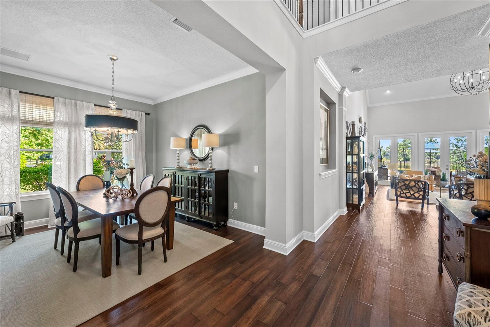 Listing photo id 5 for 9235 Tillinghast Drive