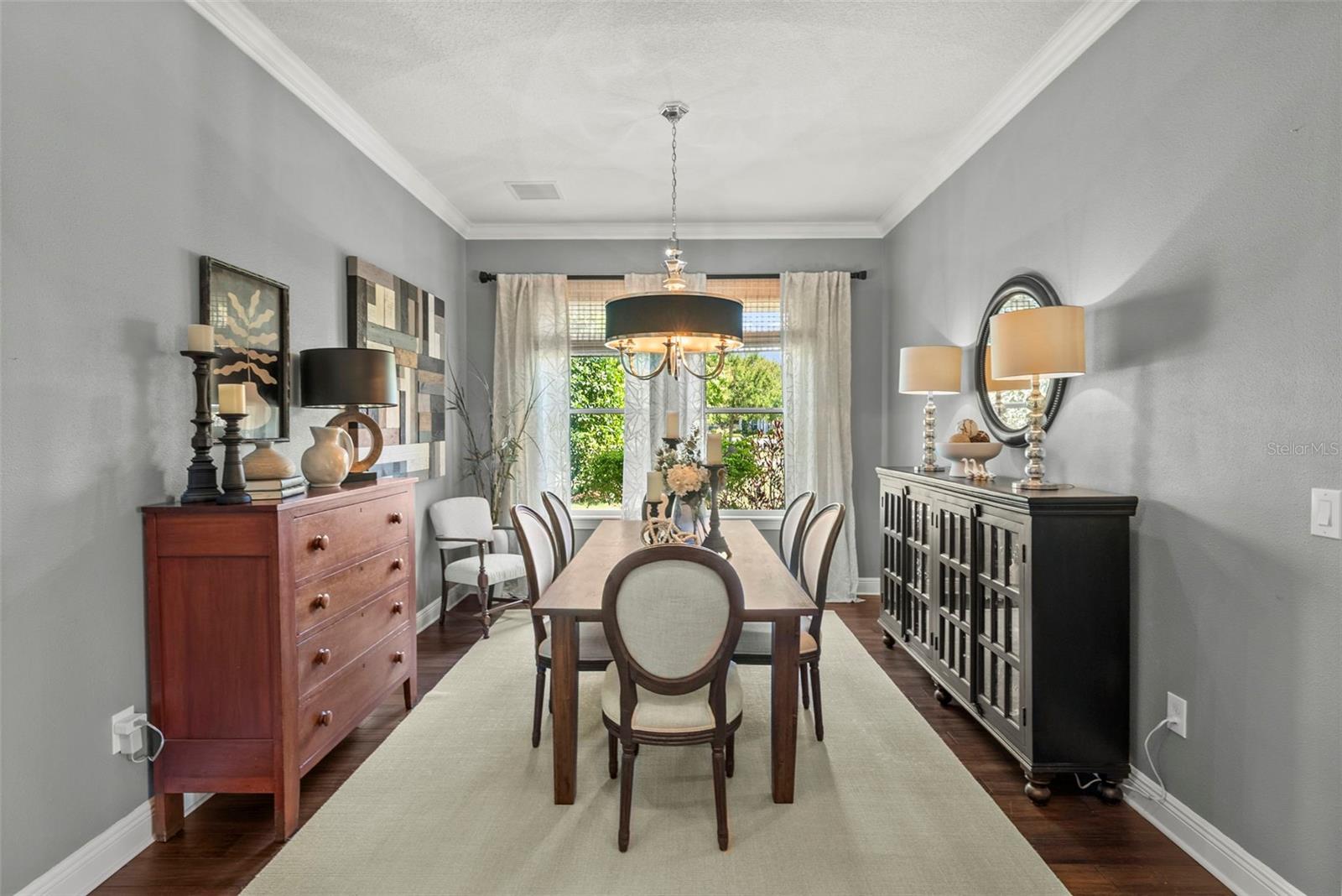 Listing photo id 6 for 9235 Tillinghast Drive