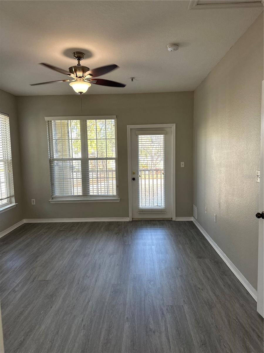 Image 14 of 18 For 10102 Courtney Oaks Circle 202