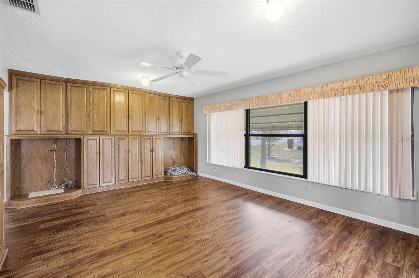 Image 21 of 31 For 302 Northway Drive