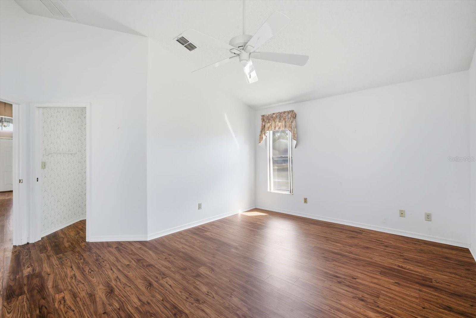 Image 24 of 31 For 302 Northway Drive