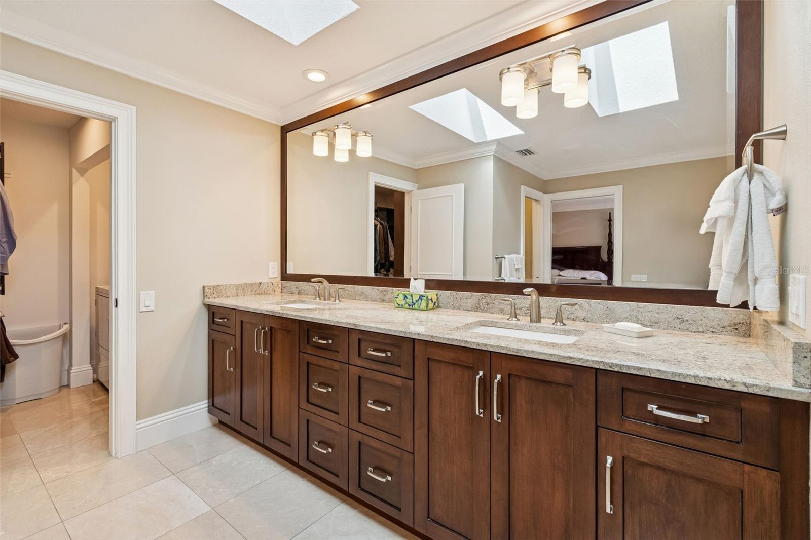 Image 21 of 42 For 4951 Bayshore Boulevard 4951a