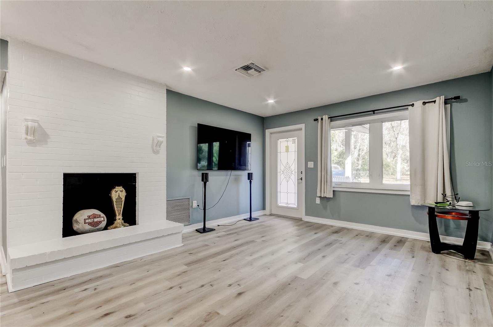 Image 4 of 25 For 10821 Candy Lane