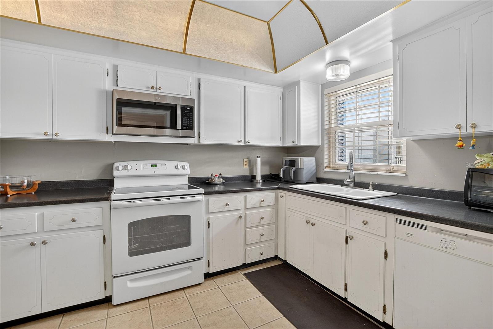 Image 11 of 44 For 131 Bluff View Drive #203