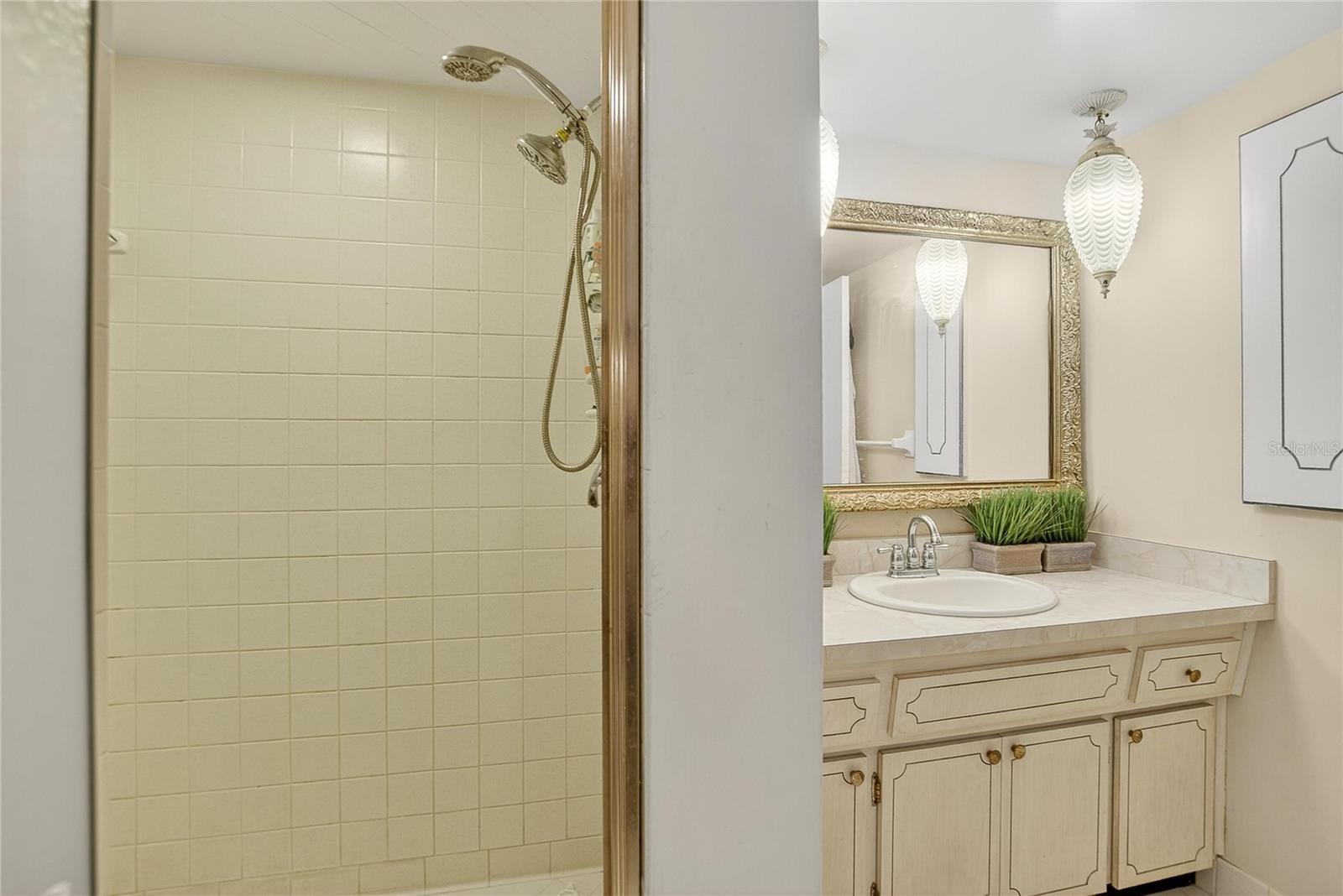 Image 15 of 44 For 131 Bluff View Drive #203