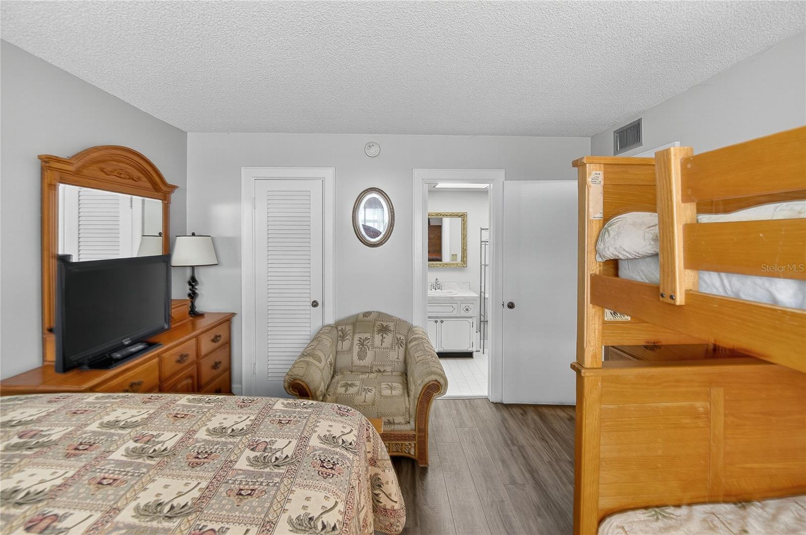 Image 17 of 44 For 131 Bluff View Drive #203