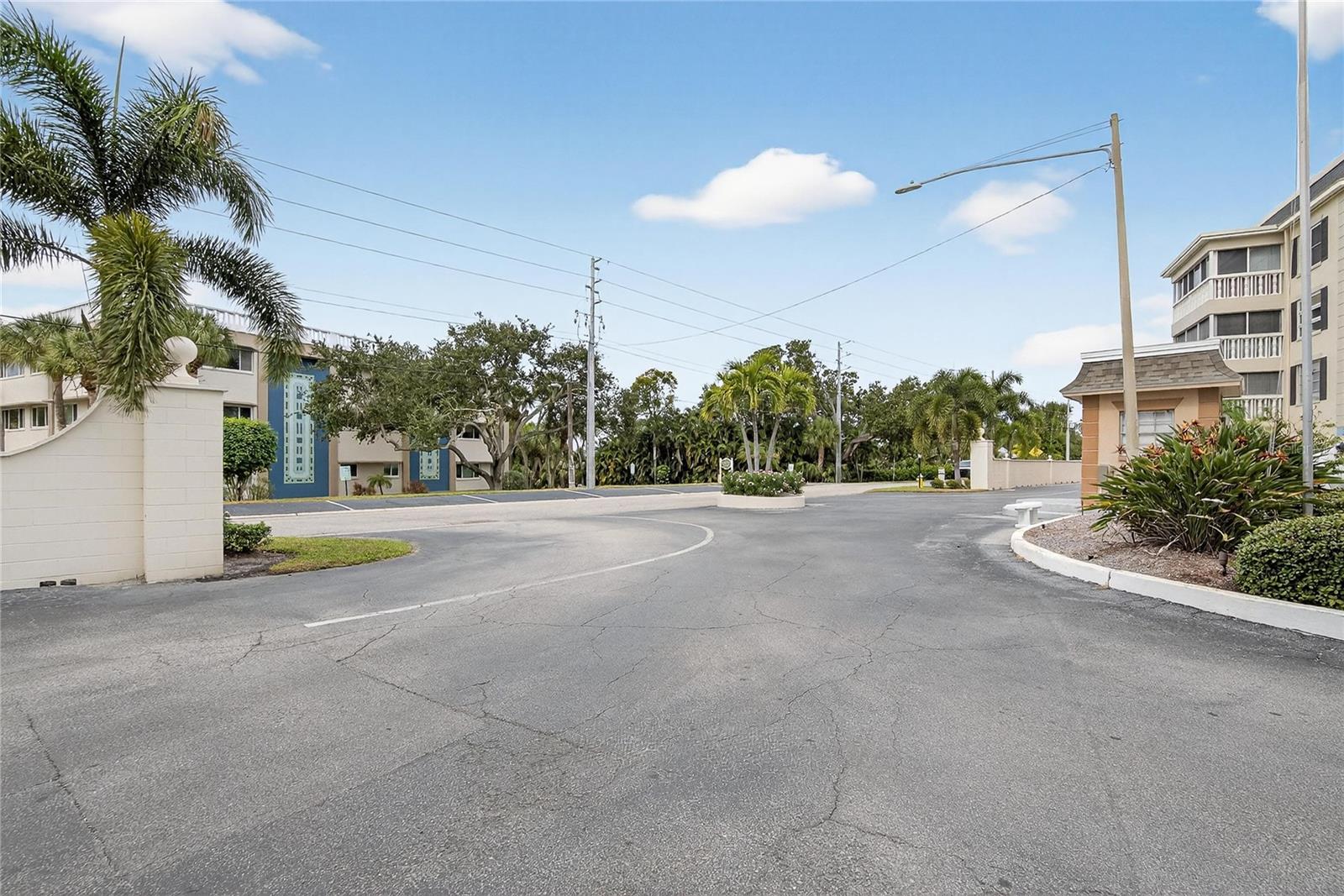 Image 29 of 44 For 131 Bluff View Drive #203