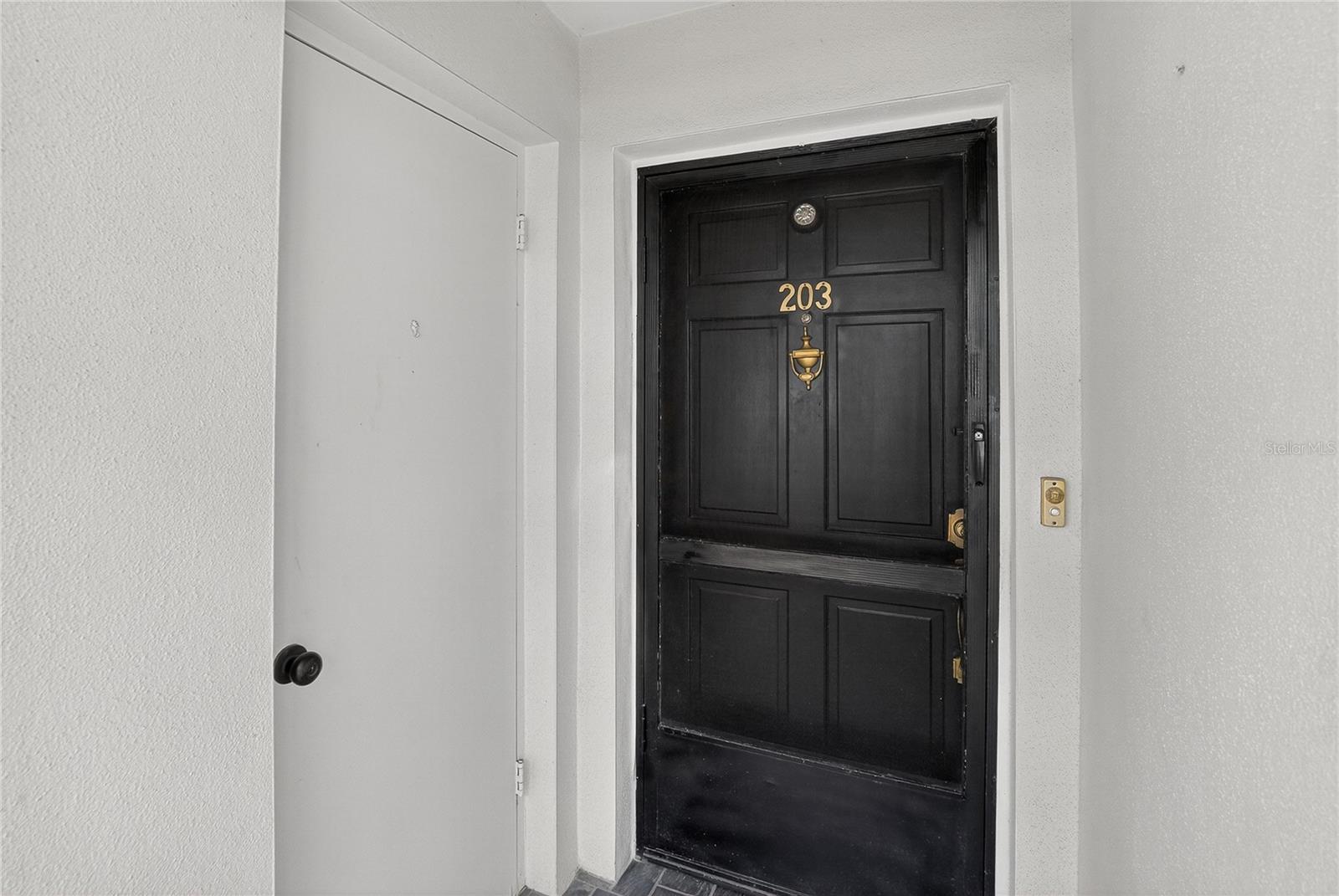 Image 4 of 44 For 131 Bluff View Drive #203