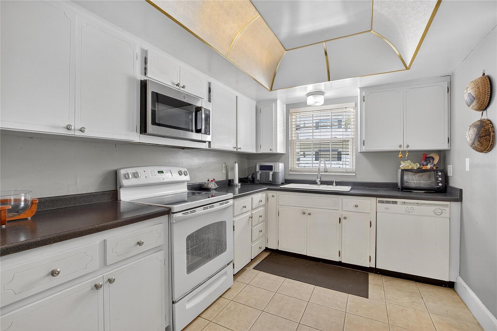 Image 9 of 44 For 131 Bluff View Drive #203