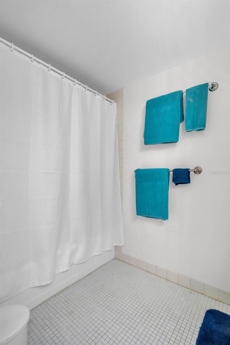 Image 21 of 61 For 617 Windrush Bay Drive 617