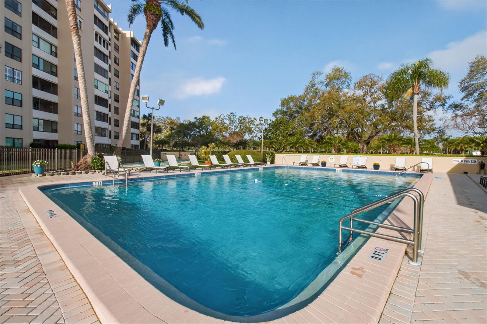 Image 15 of 48 For 2621 Cove Cay Drive 902