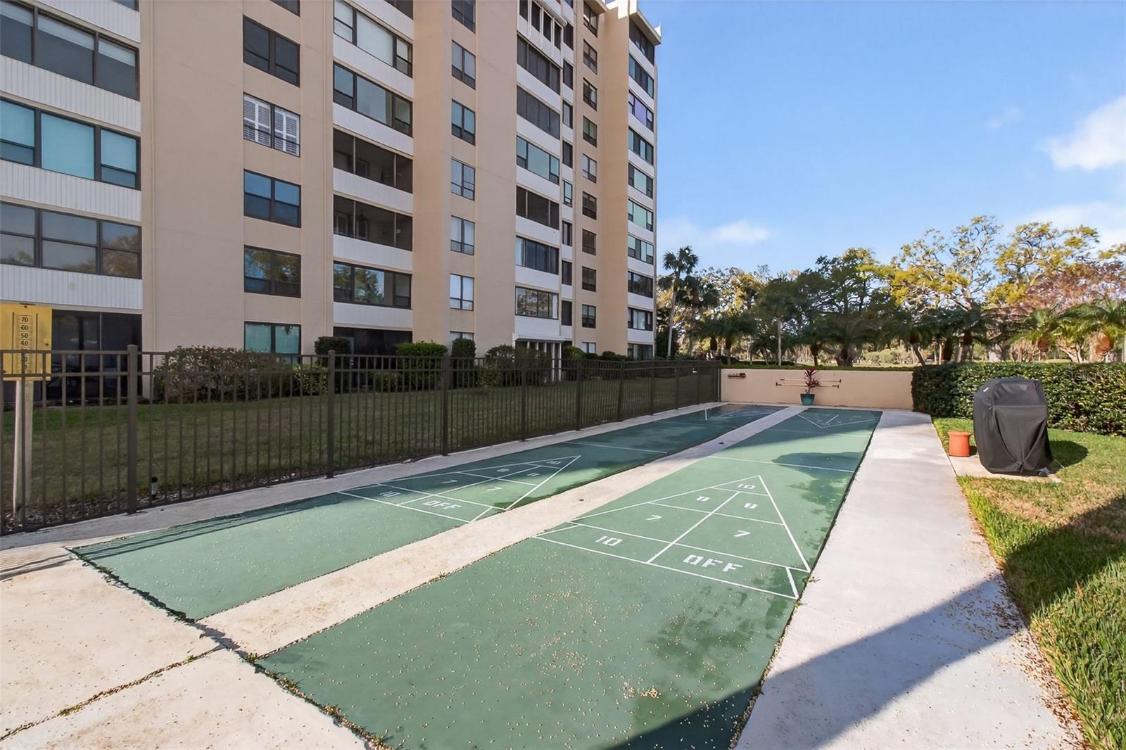 Image 17 of 48 For 2621 Cove Cay Drive 902