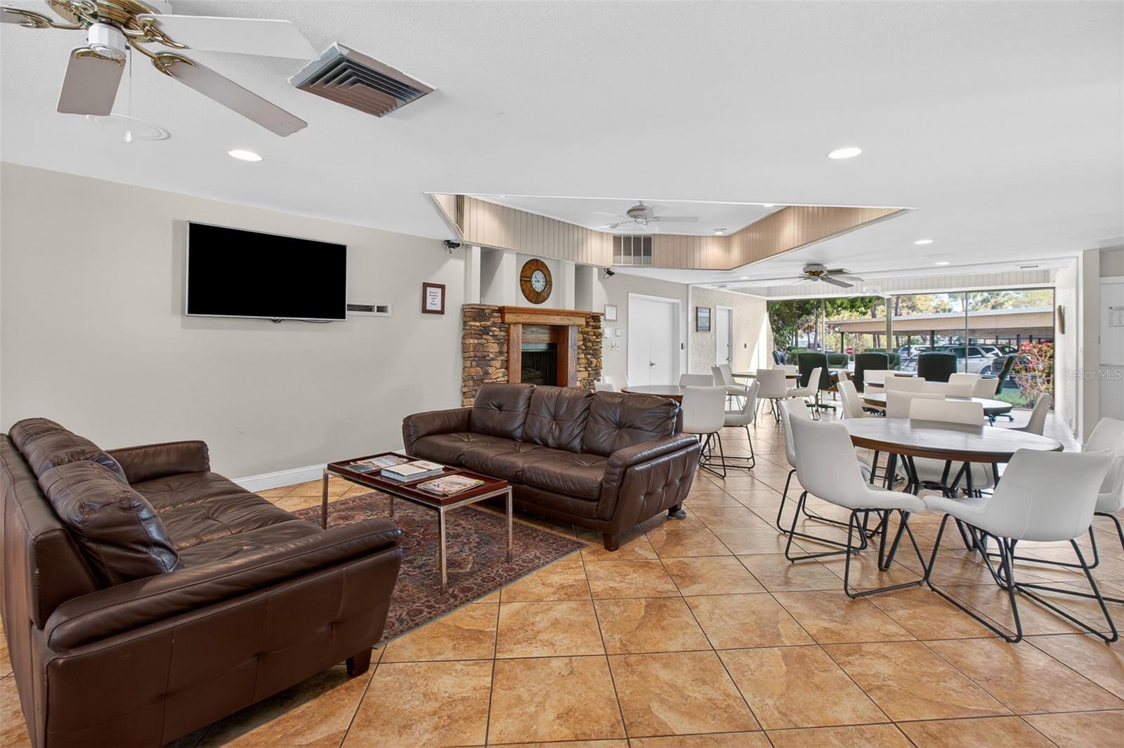 Image 23 of 48 For 2621 Cove Cay Drive 902