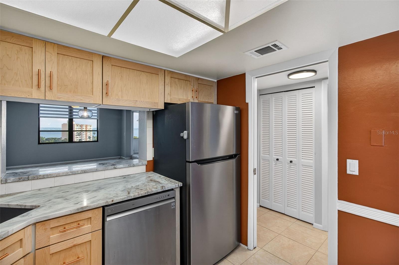 Image 6 of 48 For 2621 Cove Cay Drive 902