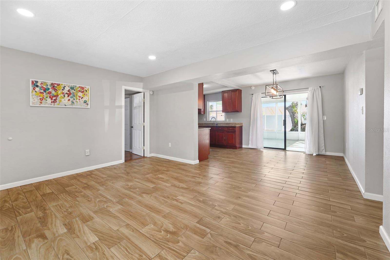 Image 10 of 27 For 215 36th Street Se