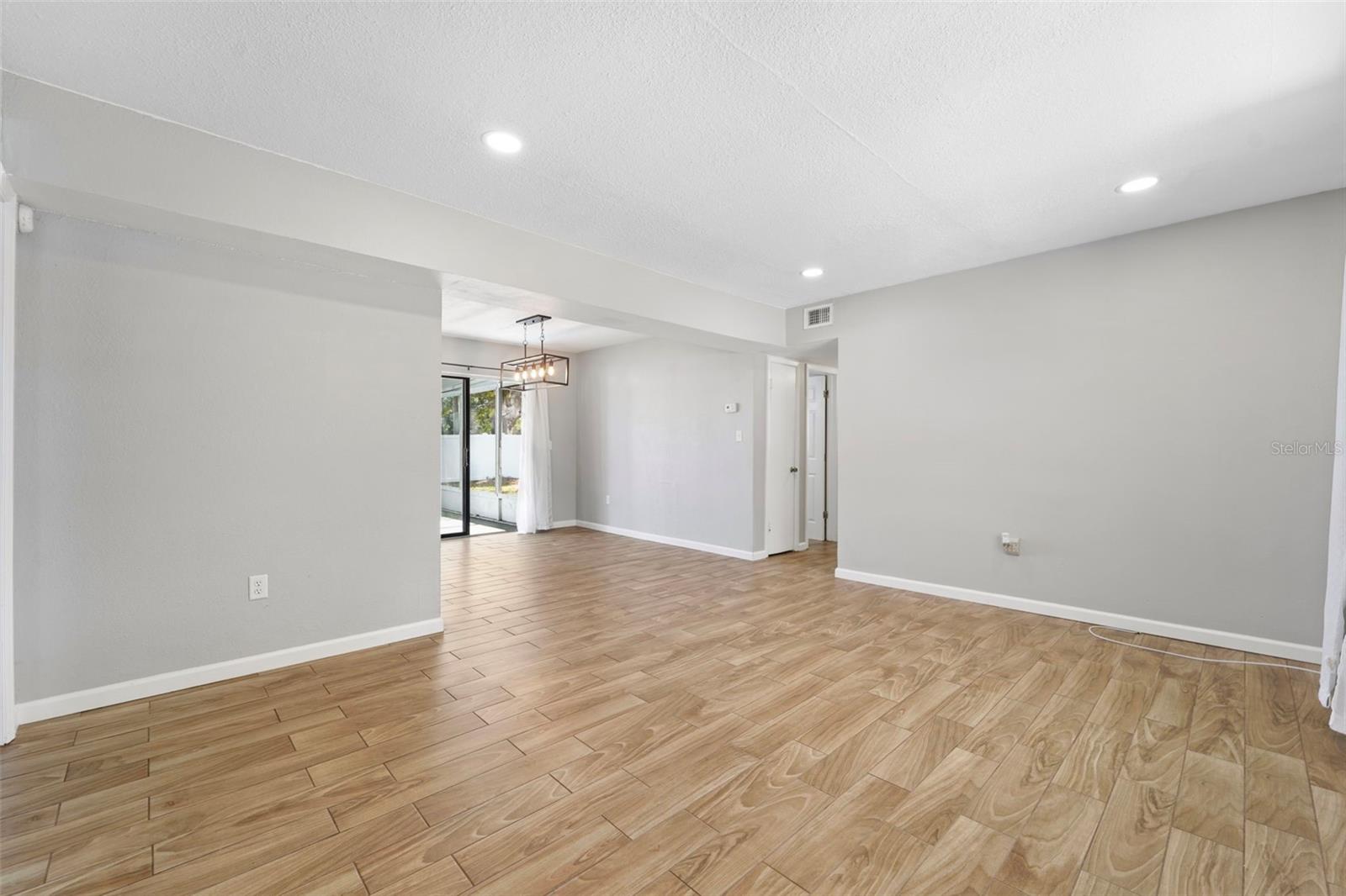 Image 11 of 27 For 215 36th Street Se