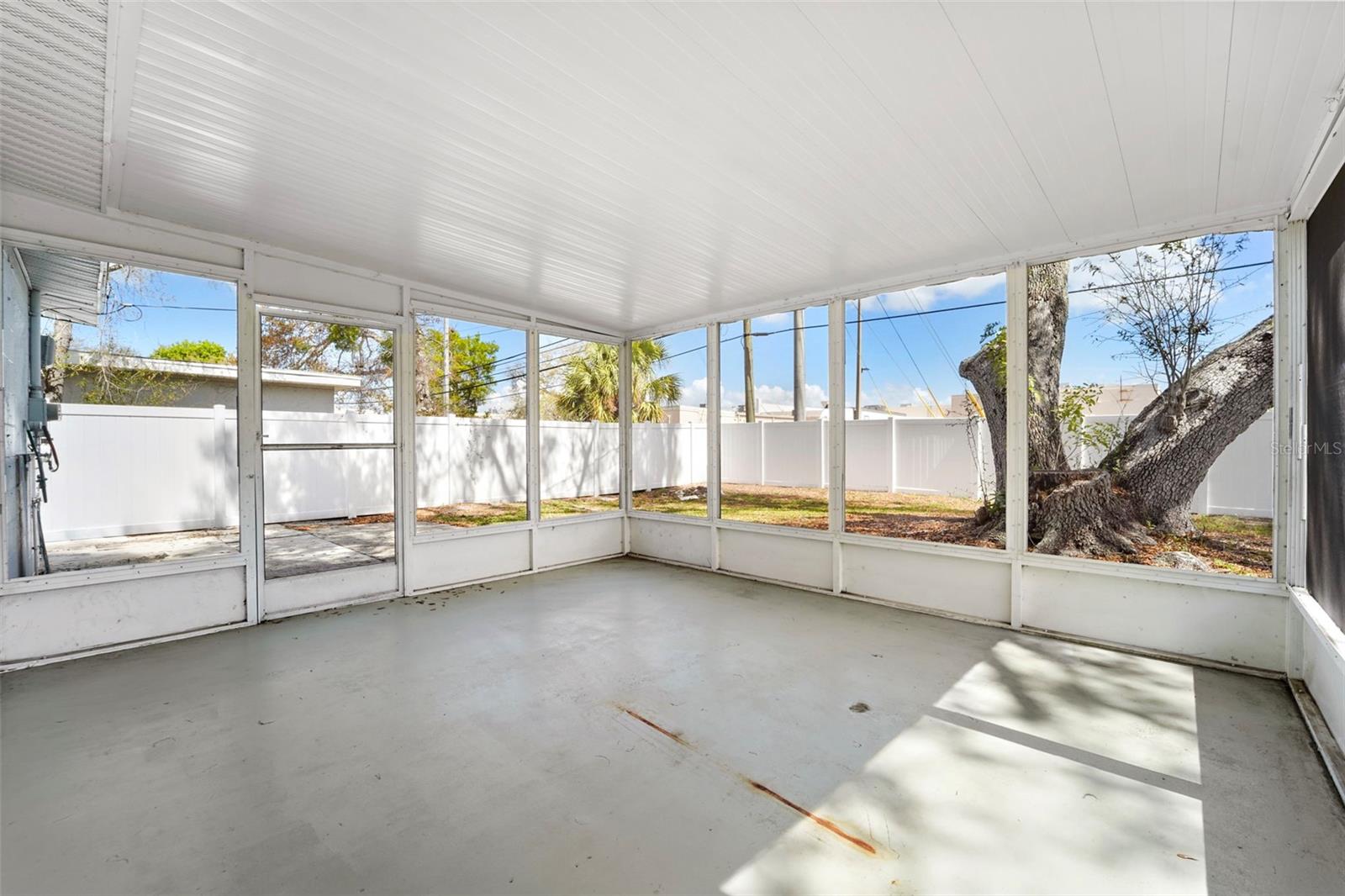 Image 13 of 27 For 215 36th Street Se