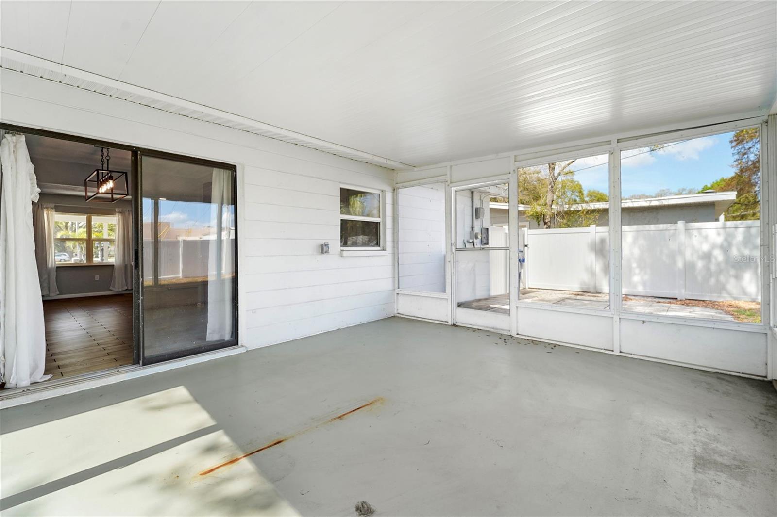 Image 14 of 27 For 215 36th Street Se