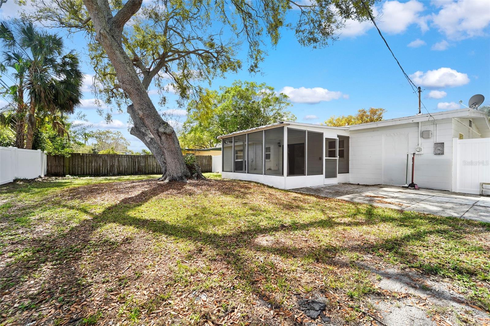 Image 16 of 27 For 215 36th Street Se