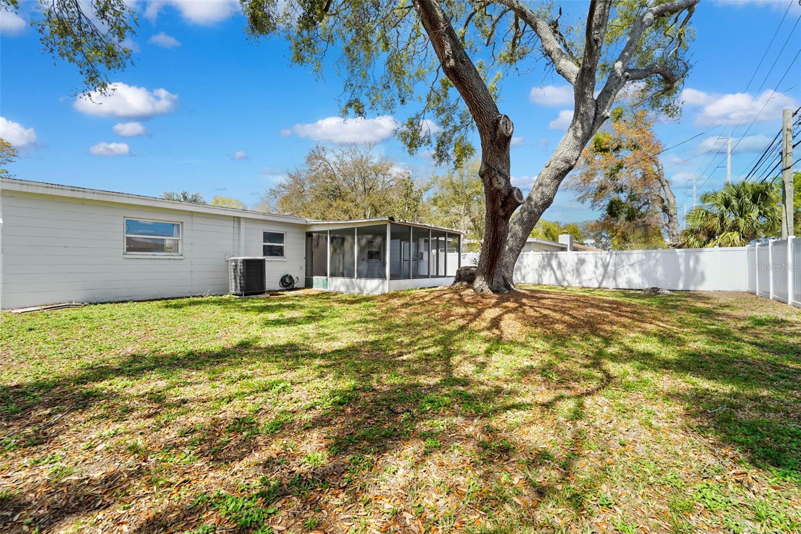 Image 17 of 27 For 215 36th Street Se