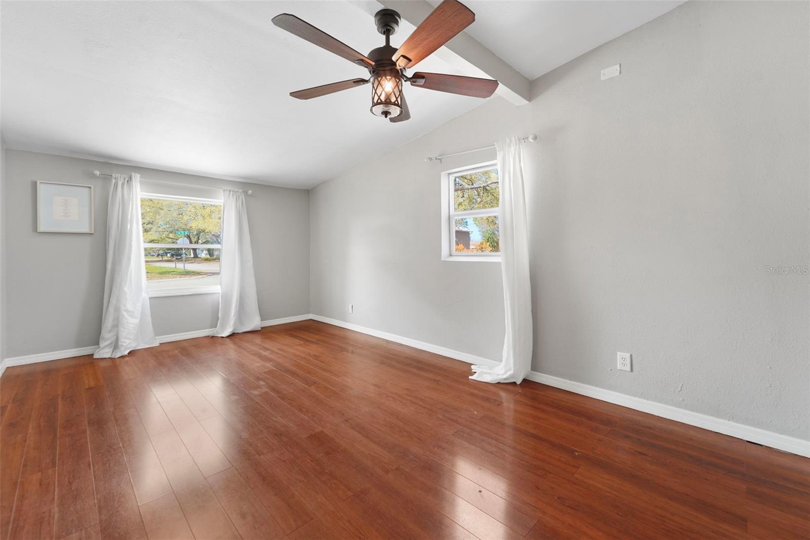 Image 19 of 27 For 215 36th Street Se